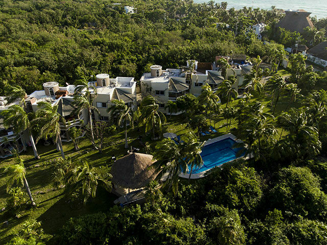 Coco's Villa lounge